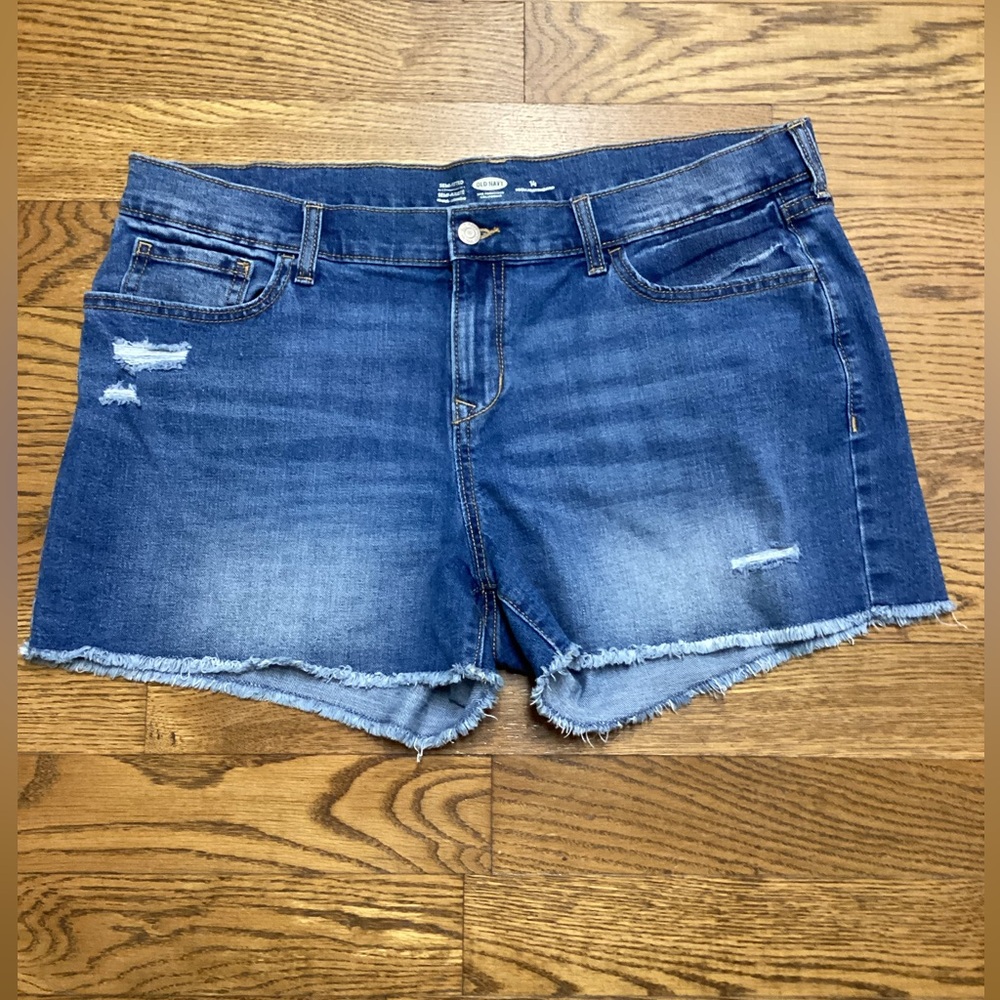 Old Navy mid rise Cut Off denim shorts. Size 14